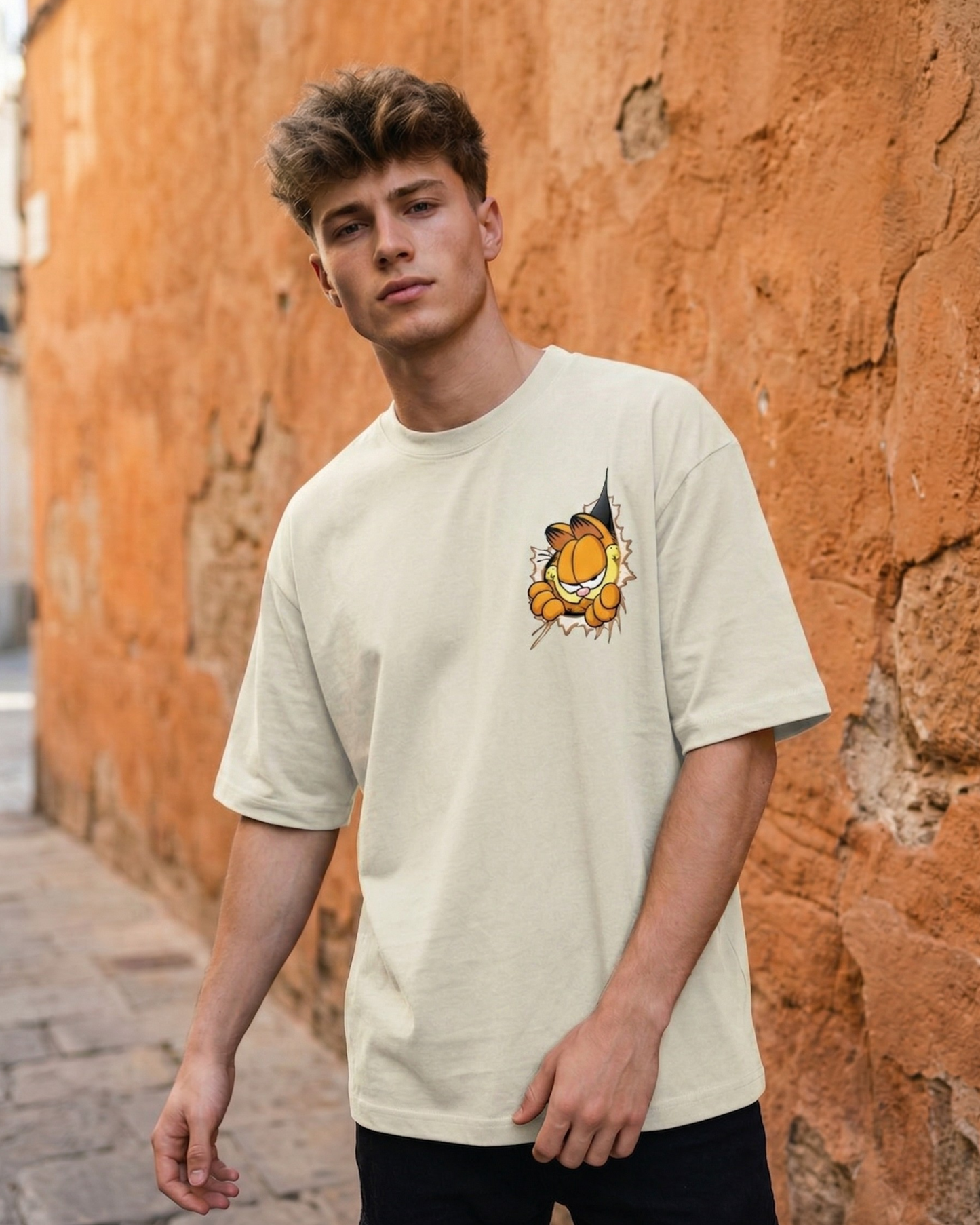 Garfield Breakout - Oversized Tee